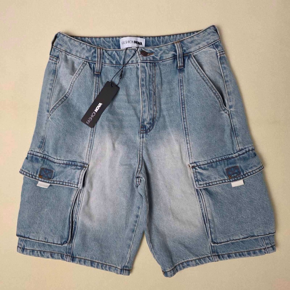 Fashion Nova Cameron Denim Cargo Shorts Women's Size 9 Medium Wash Blue NEW